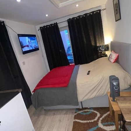 Cozy Small Studio ปีเตอร์โบโรห์ ภายนอก รูปภาพ