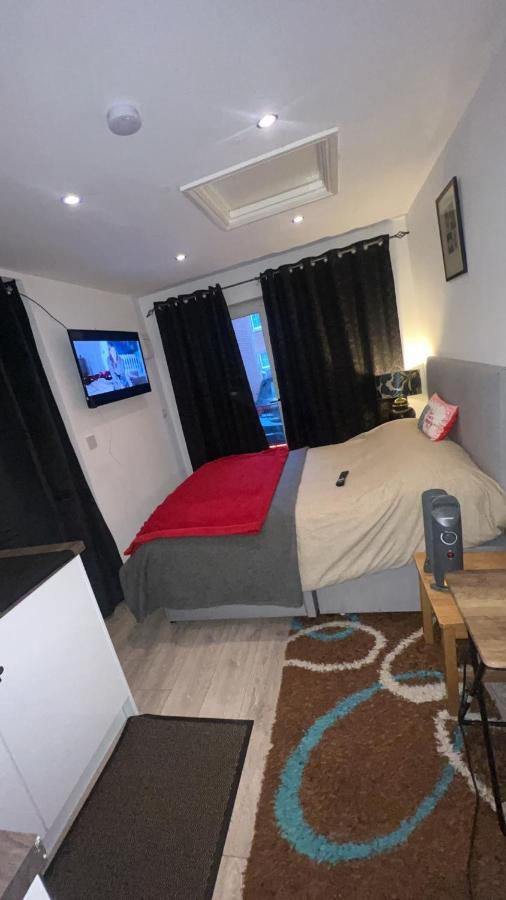 Cozy Small Studio ปีเตอร์โบโรห์ ภายนอก รูปภาพ