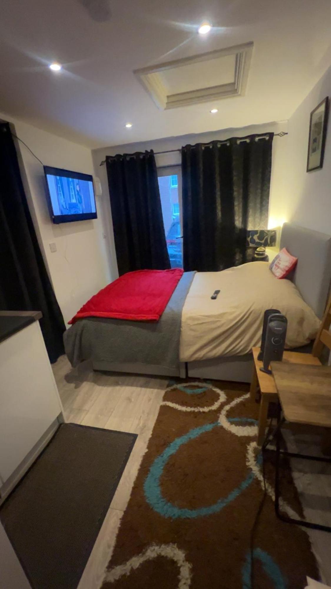 Cozy Small Studio ปีเตอร์โบโรห์ ภายนอก รูปภาพ